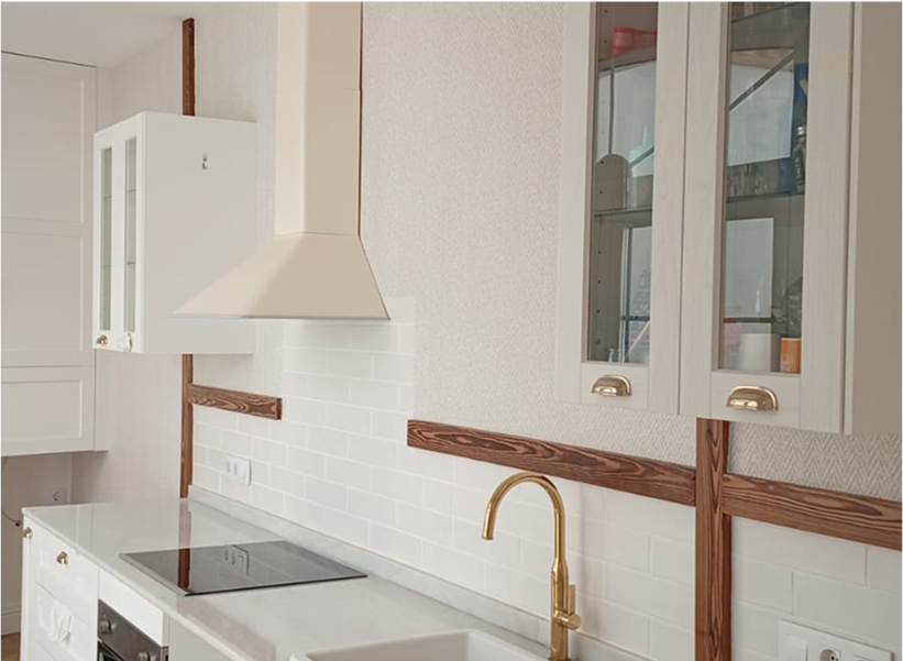 worker paints facade walls house with paint using paint roller 1086986 232.jpg